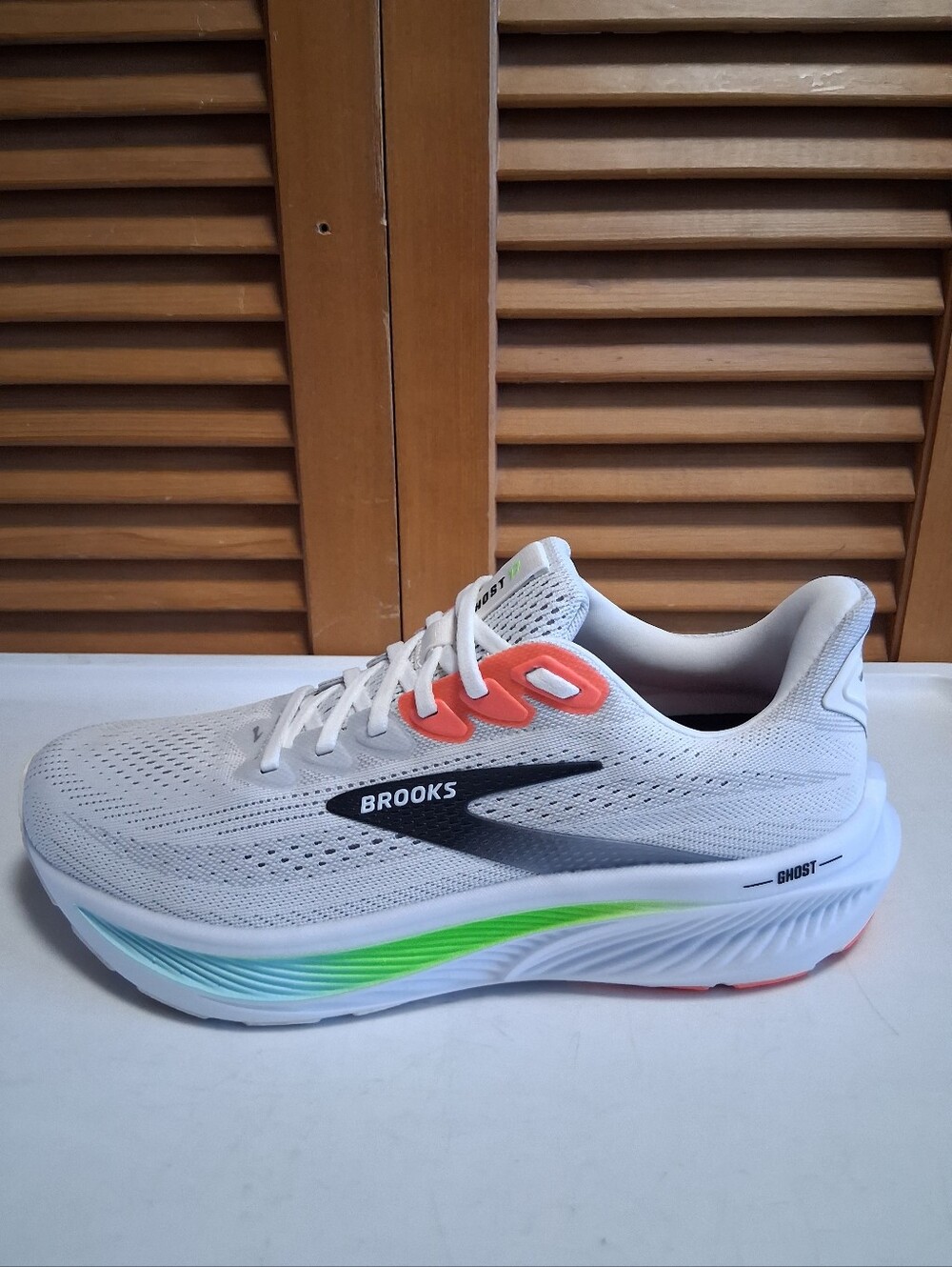 Brooks Ghost 17 White/Pink Clay/ Gecko Green Men’s Running Shoe * Size: 8.5